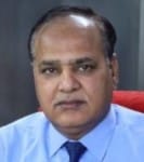 प्रधानाचार्य जीसी -- आजाद महावीर।