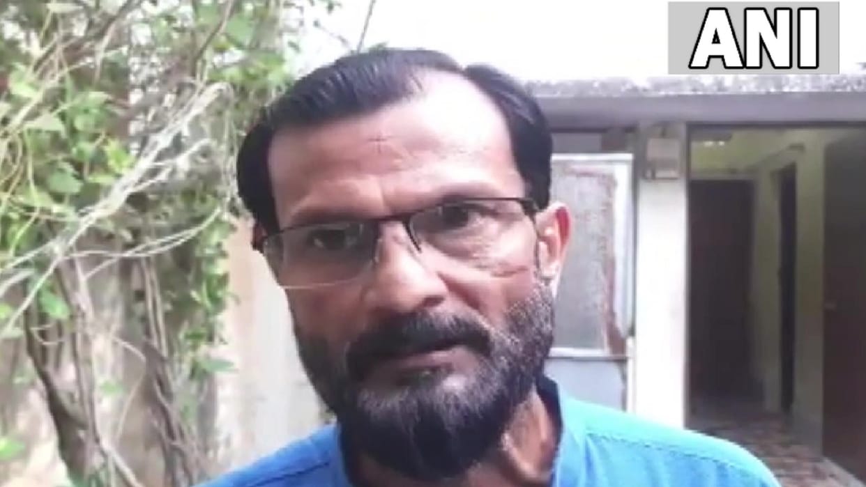A Muslim man alleged that he was thrashed by his  neighbours for allegedly putting up a BJP flag at his house in Kidwai Nagar,Kanpur