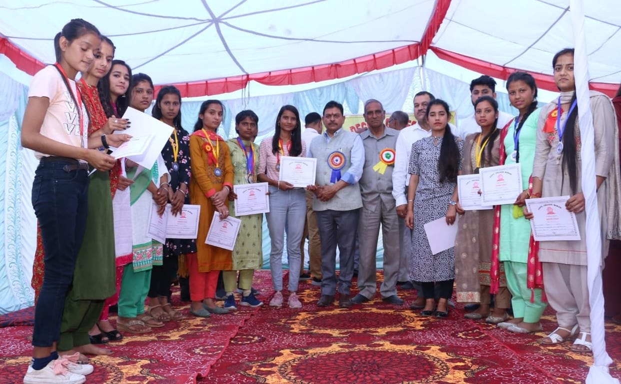 Meritorious got awards in Baroh College