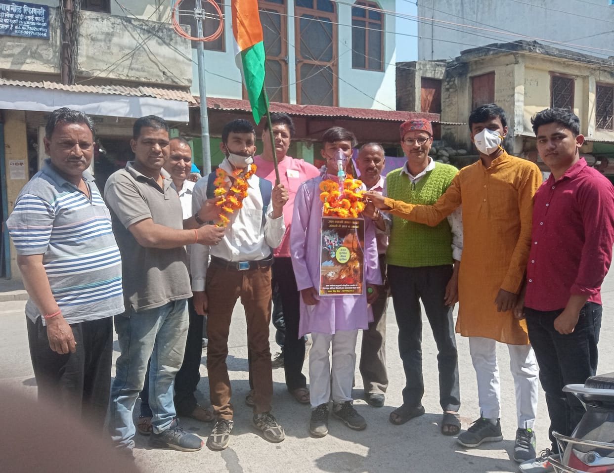 Two Youth Heading Towards New Delhi for Environment Conservation
