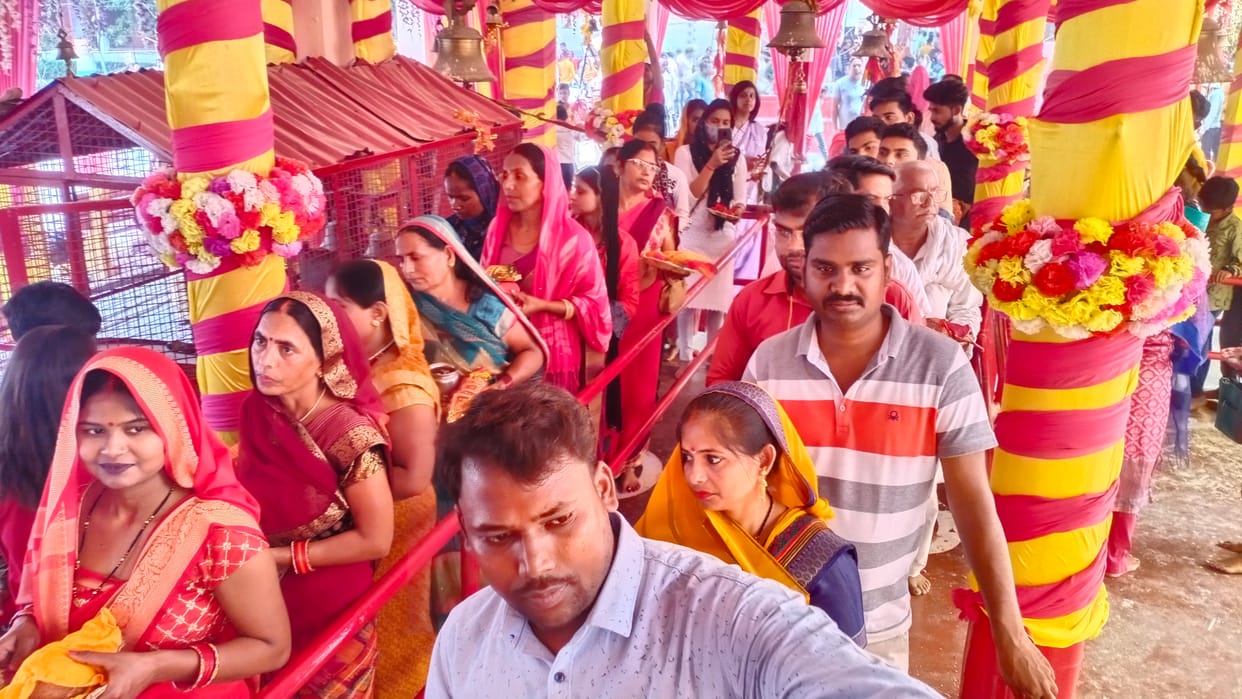 Devotees worship Shailputri on the first day of Navratri