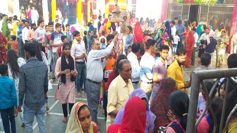 Chaitra navratri 2022 Devotees Gathered Kasganj Temples