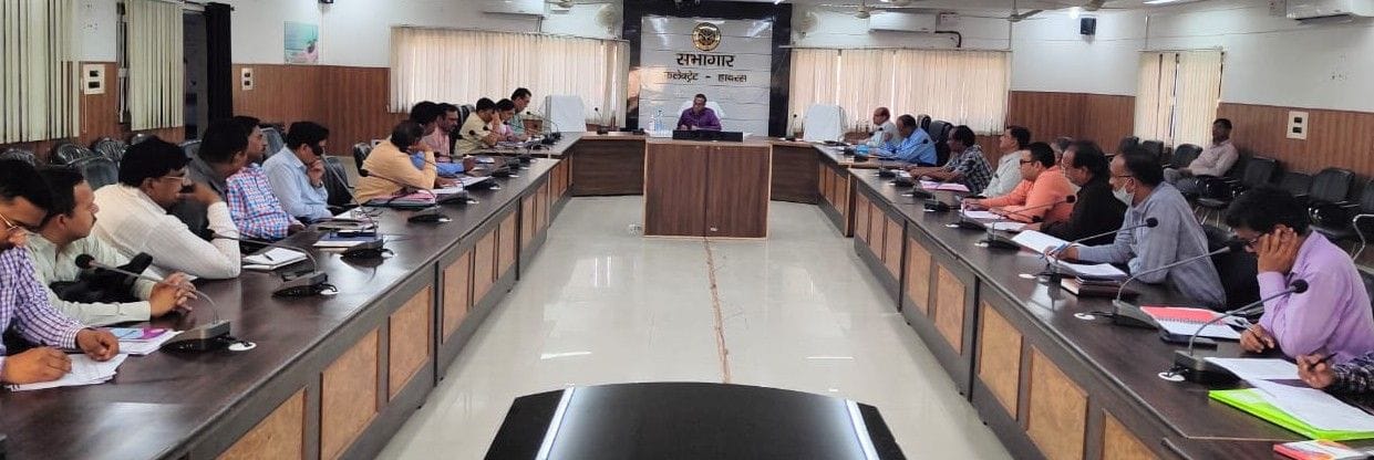 Hathras: Instructions to remove the deficiencies found at the wheat purchasing centers
