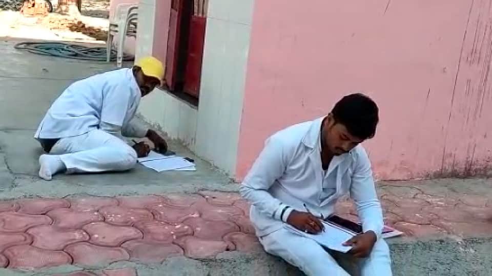 Nursing exam became a joke in Morena: In open copying case, civil surgeon was asked to answer, committee formed for investigation