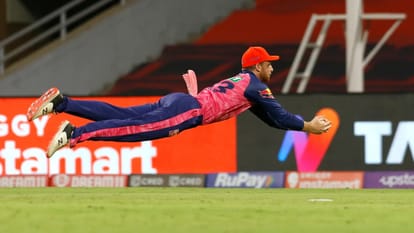 MI vs RR and DC vs GT Photo story Ritika Sajdeh sad reaction on Rohit Sharma Wicket buttler took catch of pollard