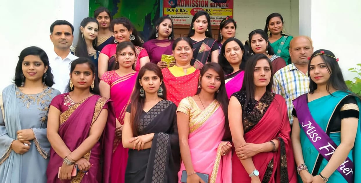 Uzaifa became Miss Fresher, Komal was chosen as Miss Farewell