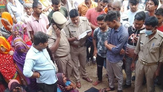 Kanpur Countryside: An old man hanged by making a noose with a dhoti, dead body found hanging in the verandah