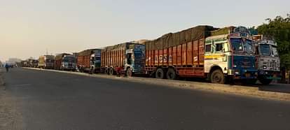 Hulasanagara Crossing: The construction work of the overbridge was heavy on the traffic of the highway