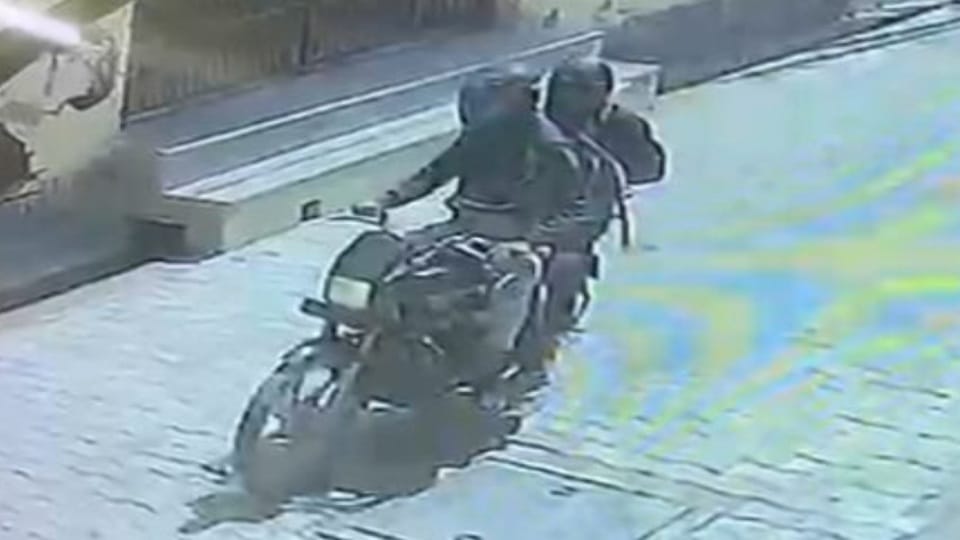 18 lakh looted in jeevan small finance bank of bulandshahr