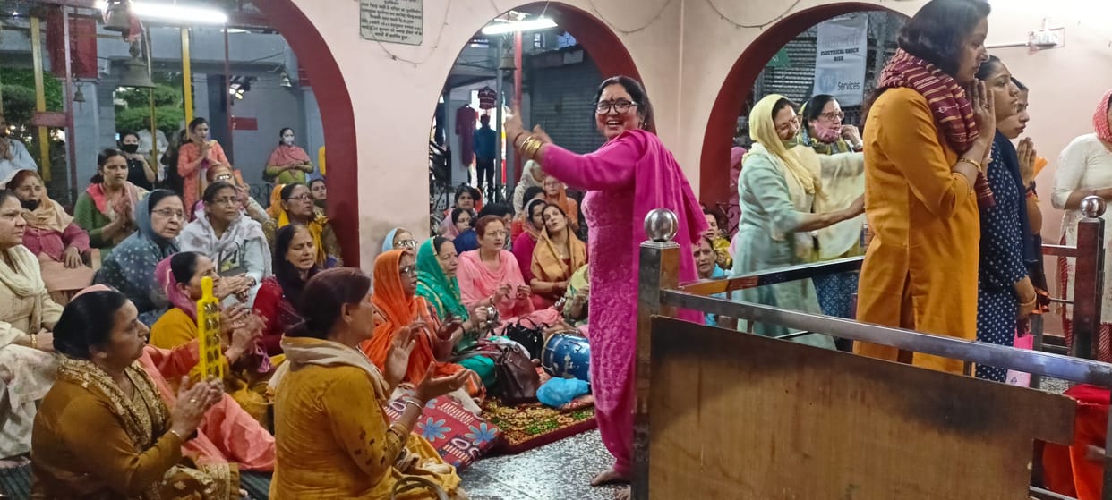 Devotees gathered in temples, made new vows
