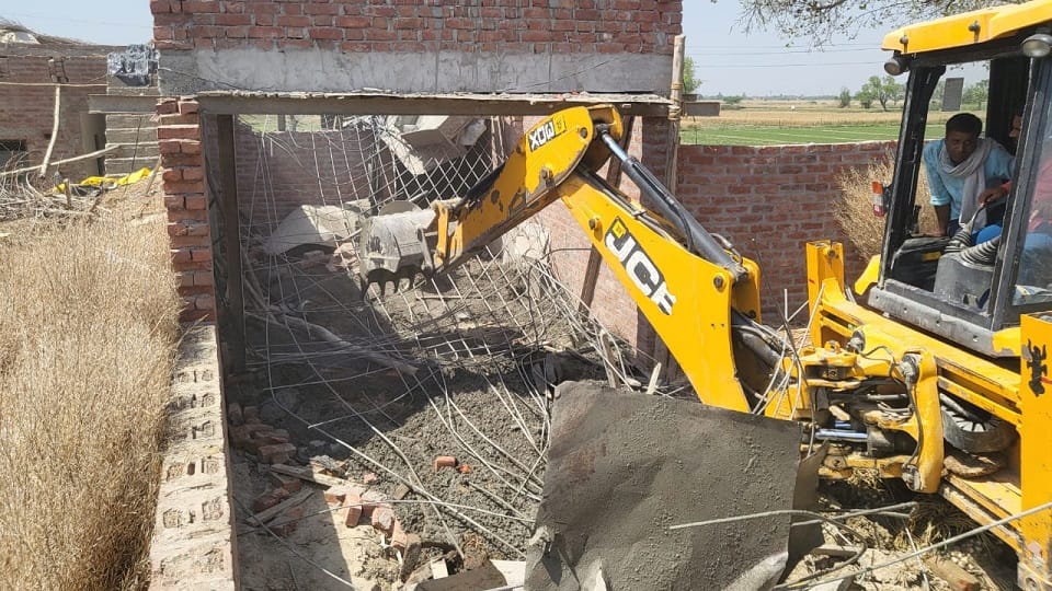 House Linter Collapse two Workers Died and 11 injured in Manipuri 