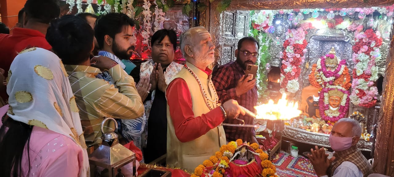 Chaitra navratri 2022: Devotees gathered in temples on the first day,Crowd of devotees engaged in Maa Shaktipeeths in Uttarakhand