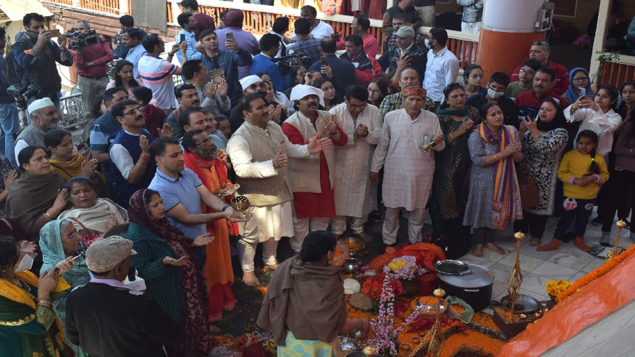 Kashmiri Pandits are celebrating Navreh valley, worshiping at Sharika Devi temple