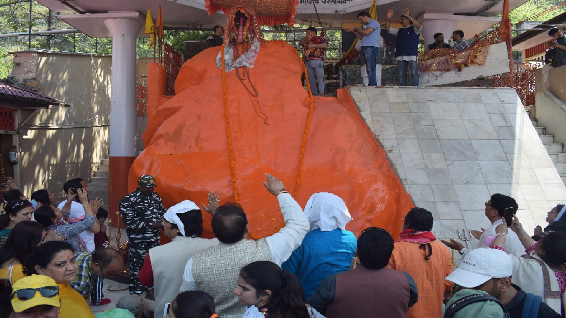 Kashmiri Pandits are celebrating Navreh valley, worshiping at Sharika Devi temple