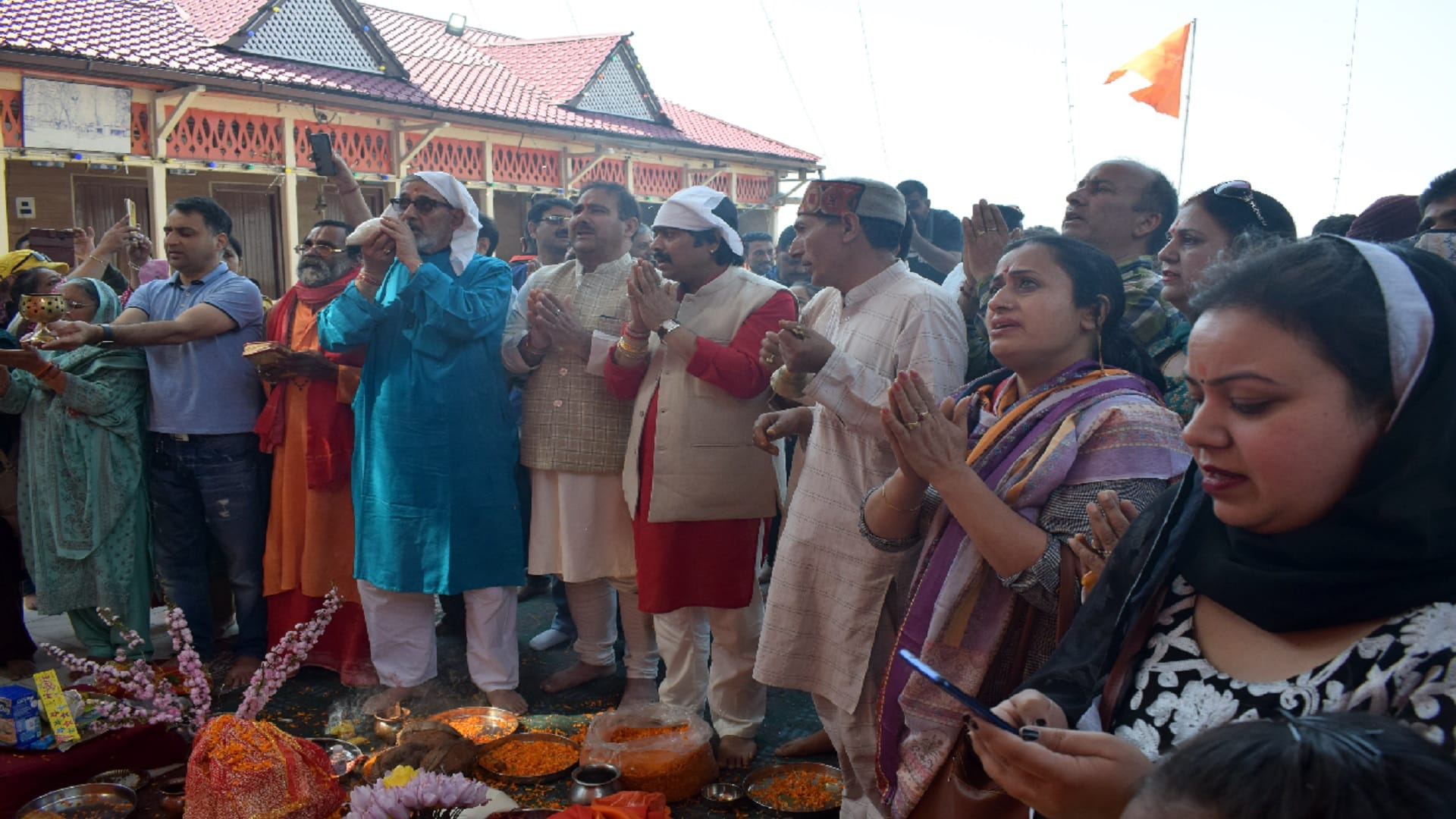 Kashmiri Pandits are celebrating Navreh valley, worshiping at Sharika Devi temple