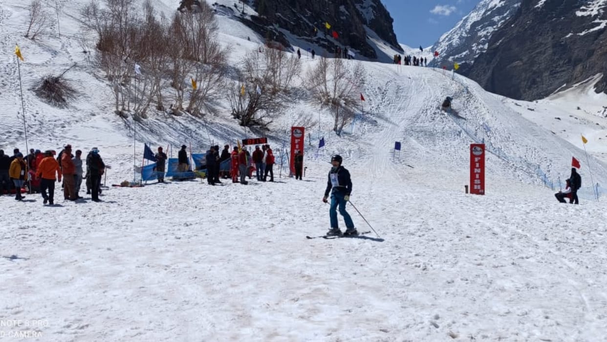 skiing and snowboard championship started in sissu lahaul spiti himachal pradesh