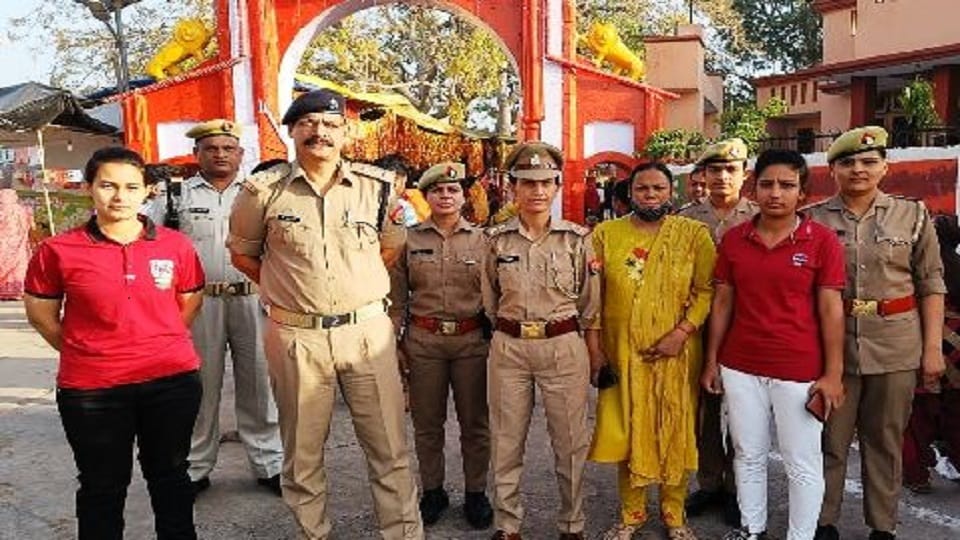 Up police Anti Romeo Squad active near school college in Navratri 