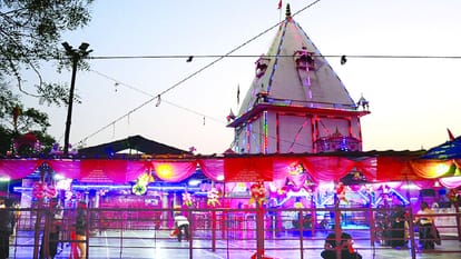 Chaitra Navratri 2022: Maa Durga begins with the Kalash Sthapna know how long is the auspicious time