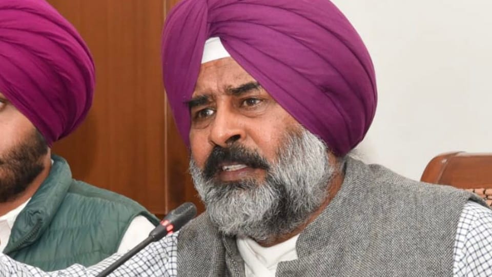 Congress Leader Pargat Singh raised question on transfer of SSP Dhruman Nimble