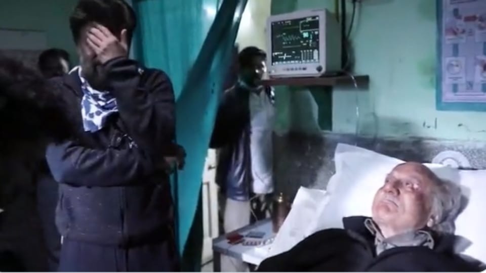 The Kashmir Files anupam kher and vivek agnihotri crying on the film film set after pushkarnath death watch video