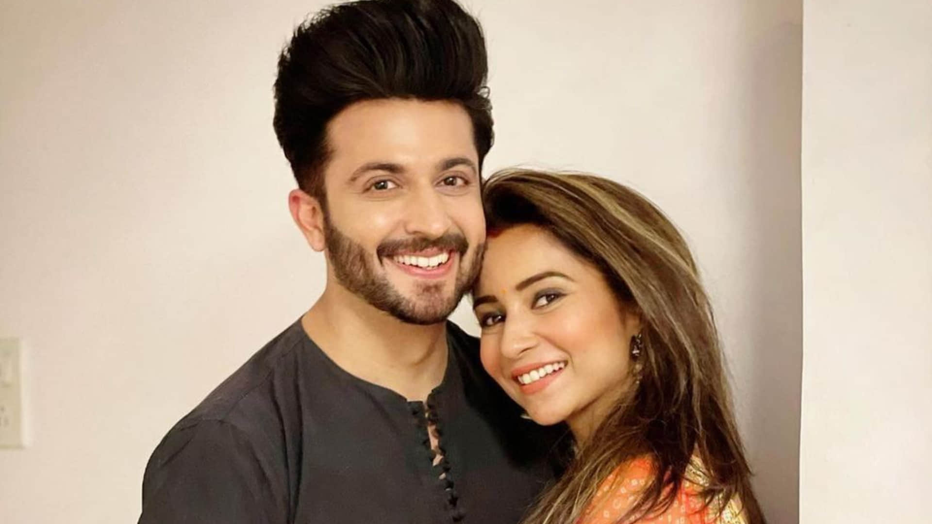 dheeraj dhoopar shares first glimpse of his new born baby little son holding father finger
