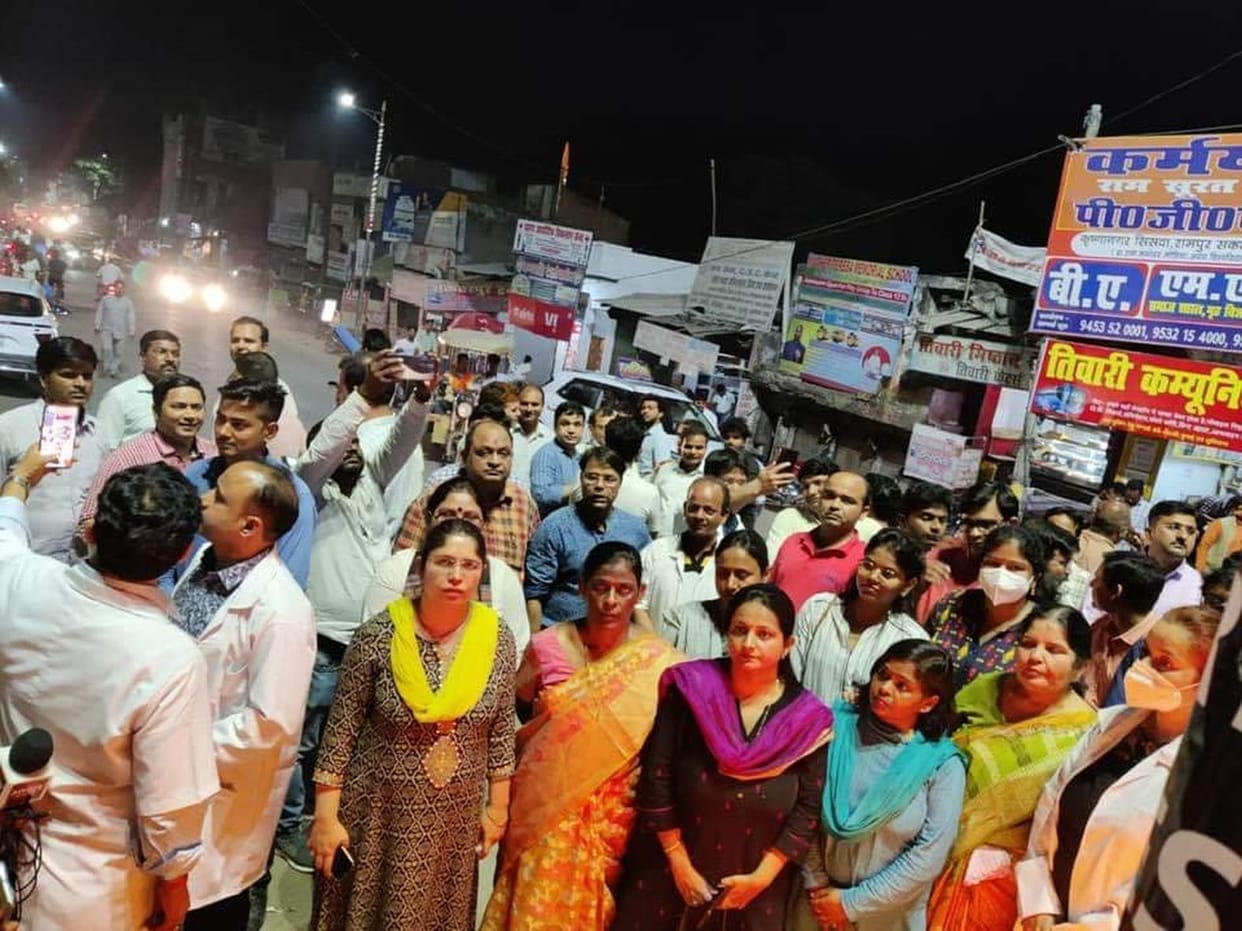 Strict action should be taken against the culprits