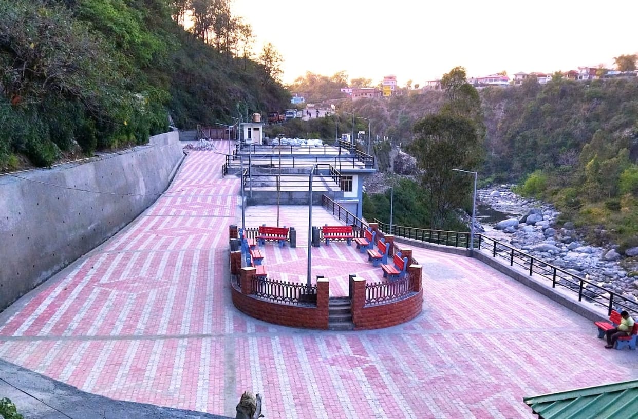 Parking ready near Kheer Ganga Ghat