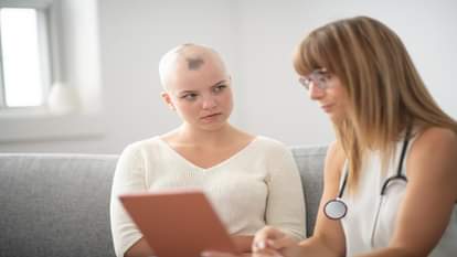 काउंसलिंग से एलोपेशिया में राहत