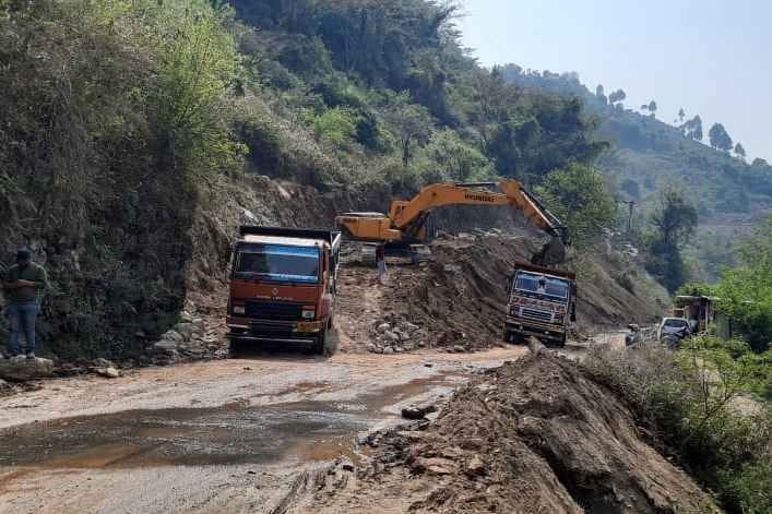 Road Block in Kapkot