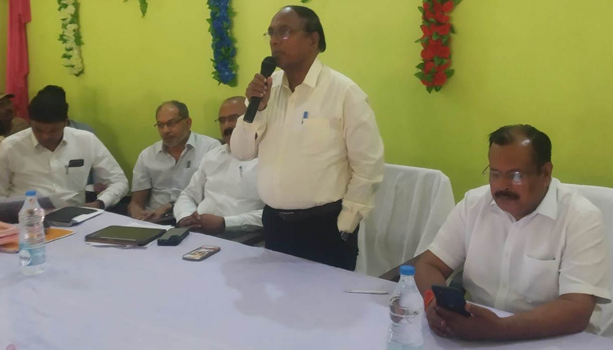 Panchayat assistants should go from door to door and count cattle: Divisional Commissioner