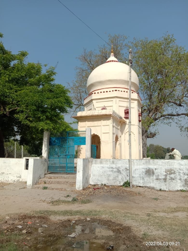 auraiya news,Hours stolen from temple of Barua village
