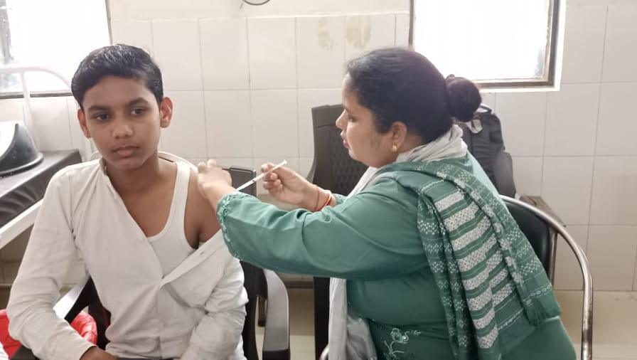 auraiya news,78.66 percent applied the first dose and 72.12 percent applied the second dose