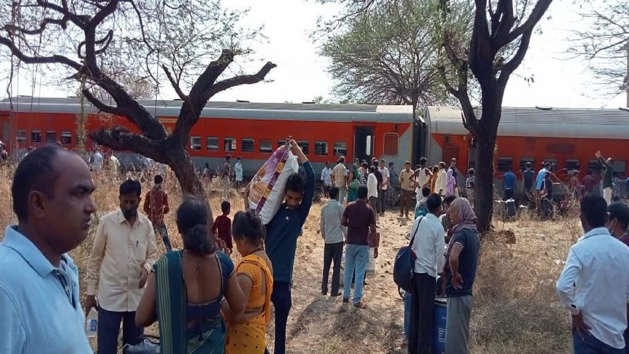 10 coaches of LTT Jaynagar Express have been derailed near Nashik