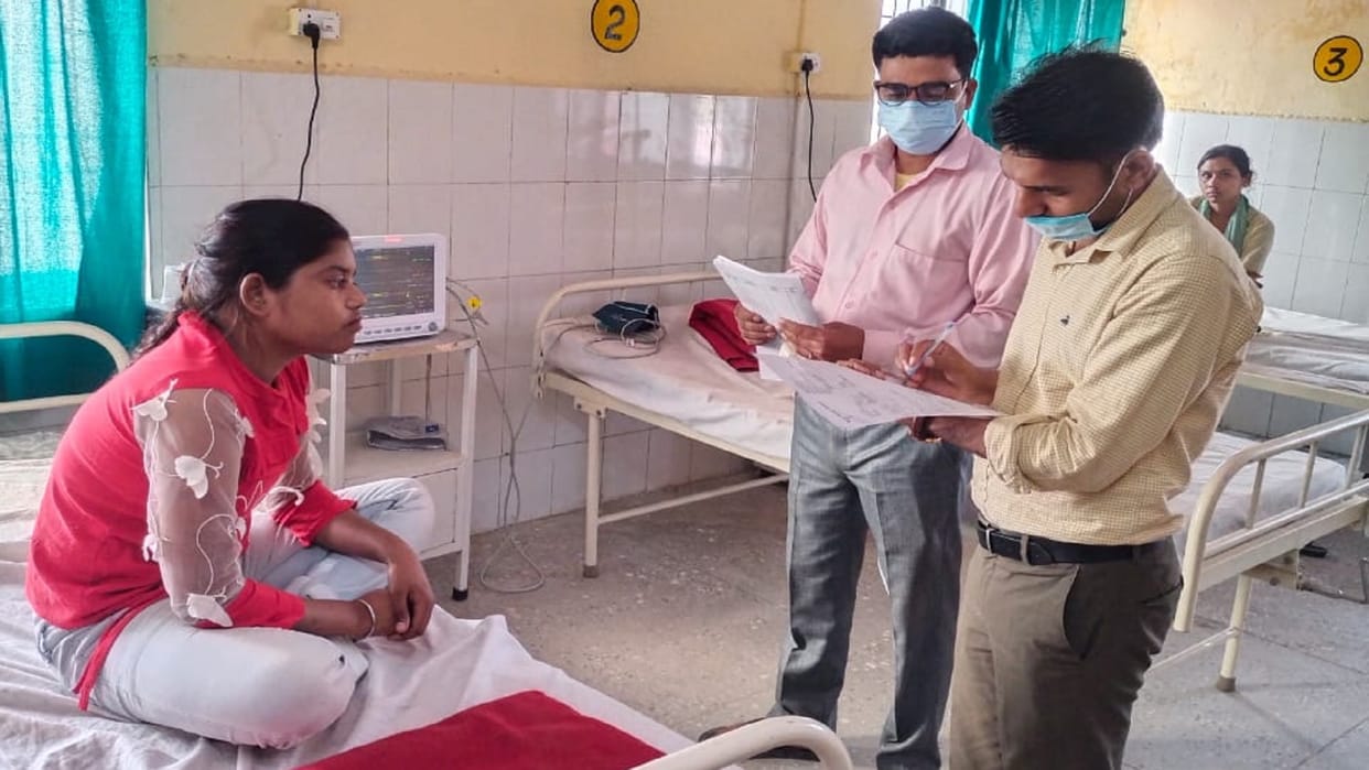 UP NEWS 28 girl students suffer food poisoning in Badaun