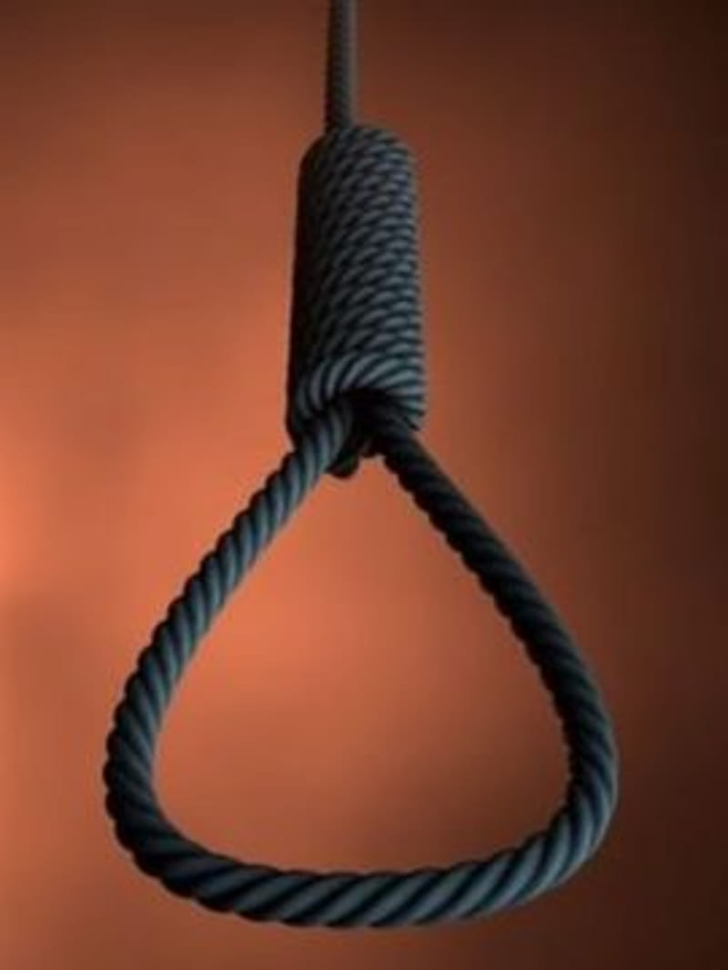 DU student hanged herself did not get any suicide note got a call on her mobile and hanged herself