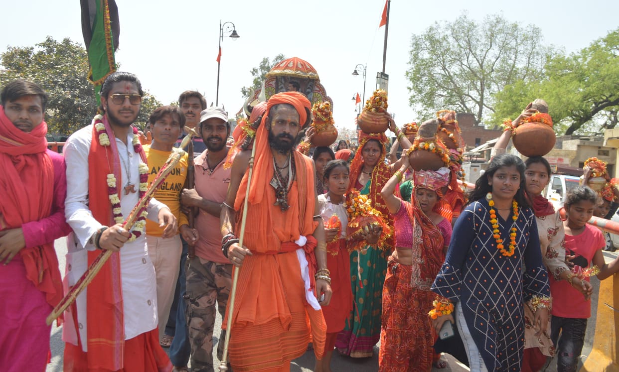 Hathras: Ambe tu hai Jagdambe Kali, Jai Durge Khappar Wali....