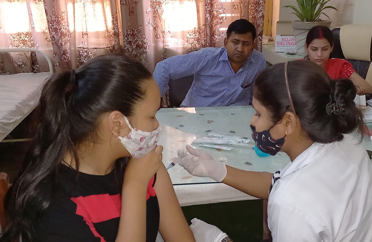 Hathras: Children are giving advice to others to get vaccinated