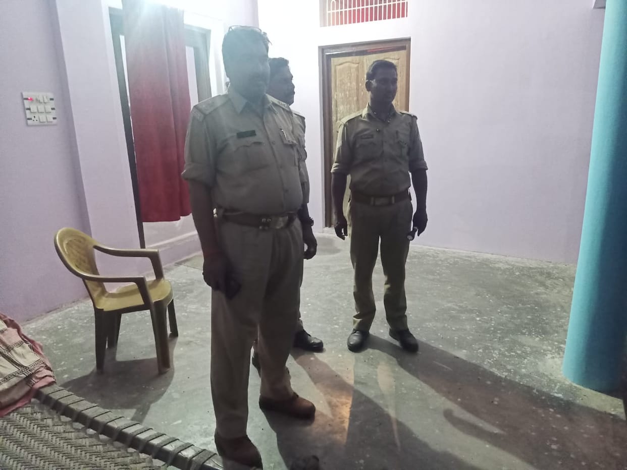 Anti corruption team raided bank branch manager residence in jaunpur who caught red handed taking bribe