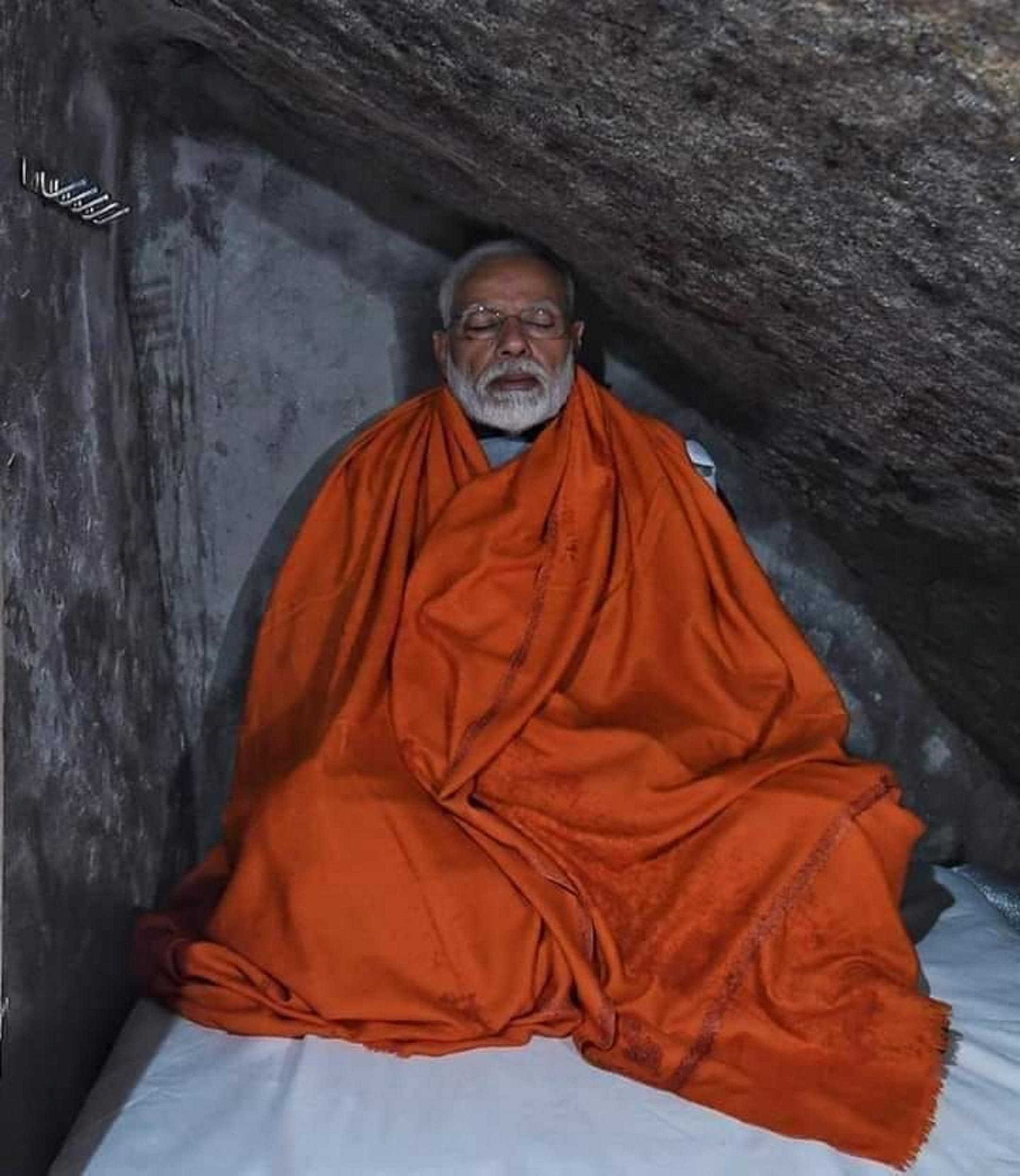 kedarnath opening date 2022, Bookingh for Meditation cave in Kedarnath, Prime Minister Narendra Modi has also done Sadhana