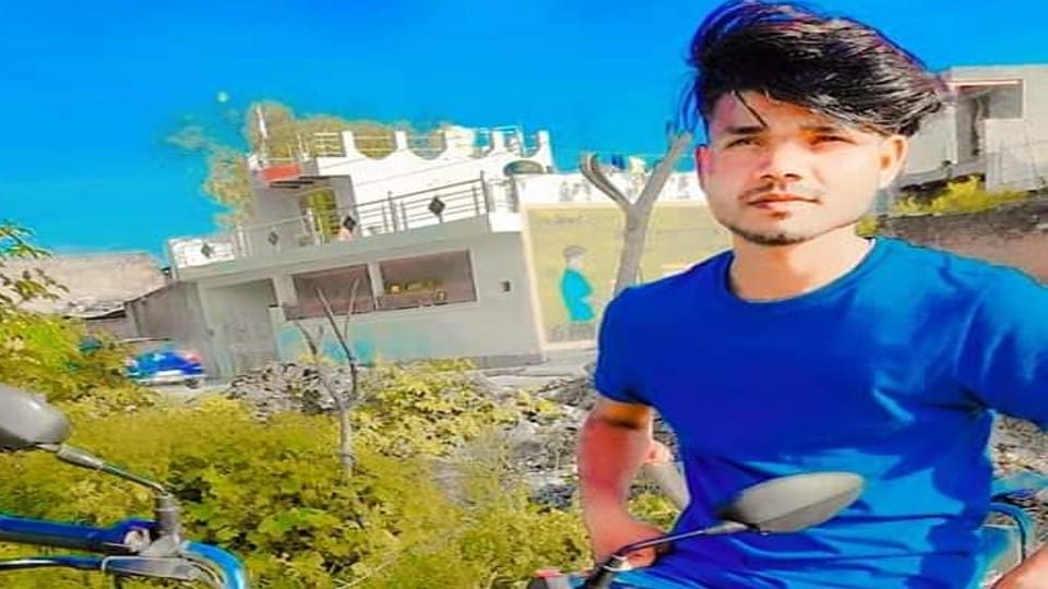 Attempt to burn young man alive by shooting him in Agra