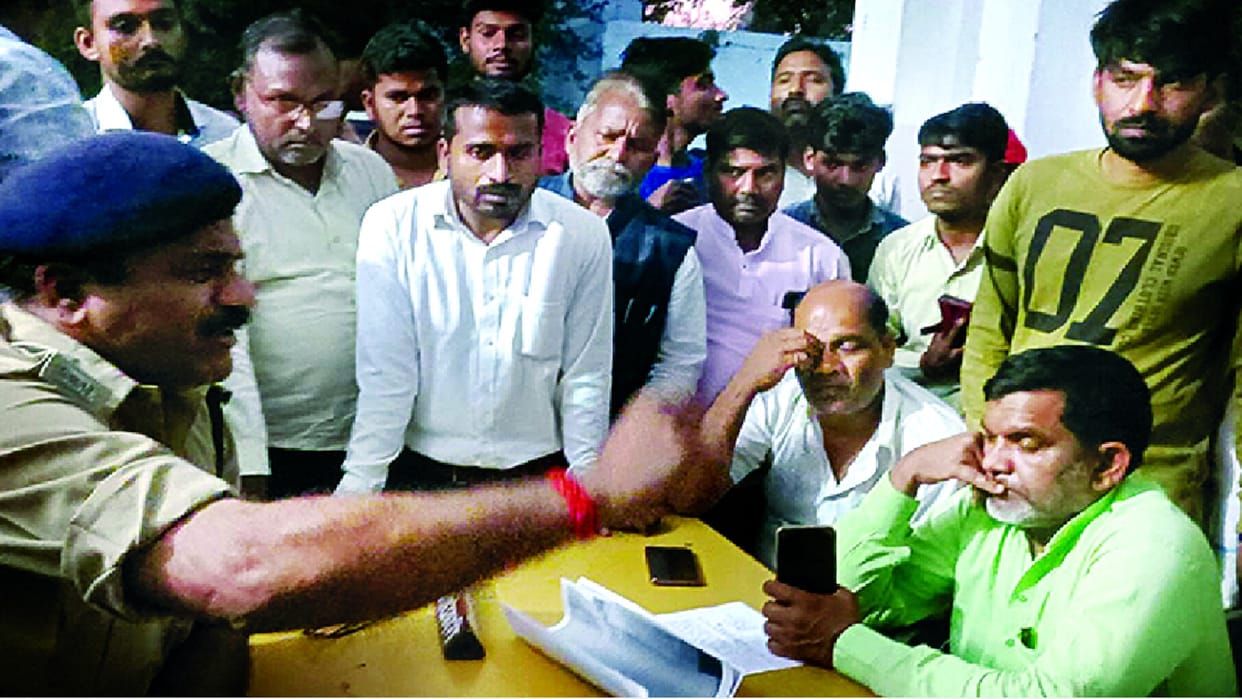 BJP MLA debate with SO on mobile, reached police station with supporters