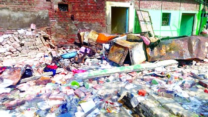 Two burnt bodies were found after the smoke broke out at the fireworks house, there was a stir in the locality