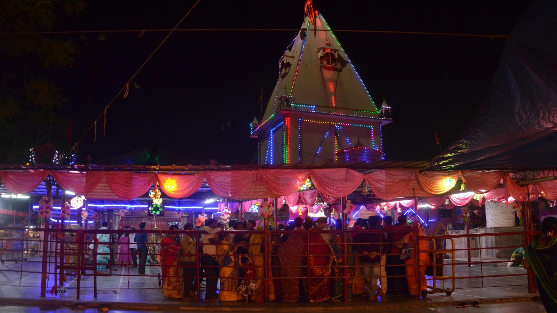 Chaitra Navratri 2022: The tableaux of Mother Brahmacharini, the second form of Durga, adorned with gem-studded ornaments