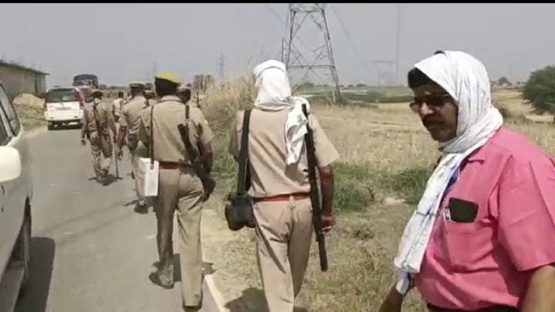Bulldozer on illegal plating of 150 bighas of former MLA Ashraf, brother of Mafia Atiq Ahmed