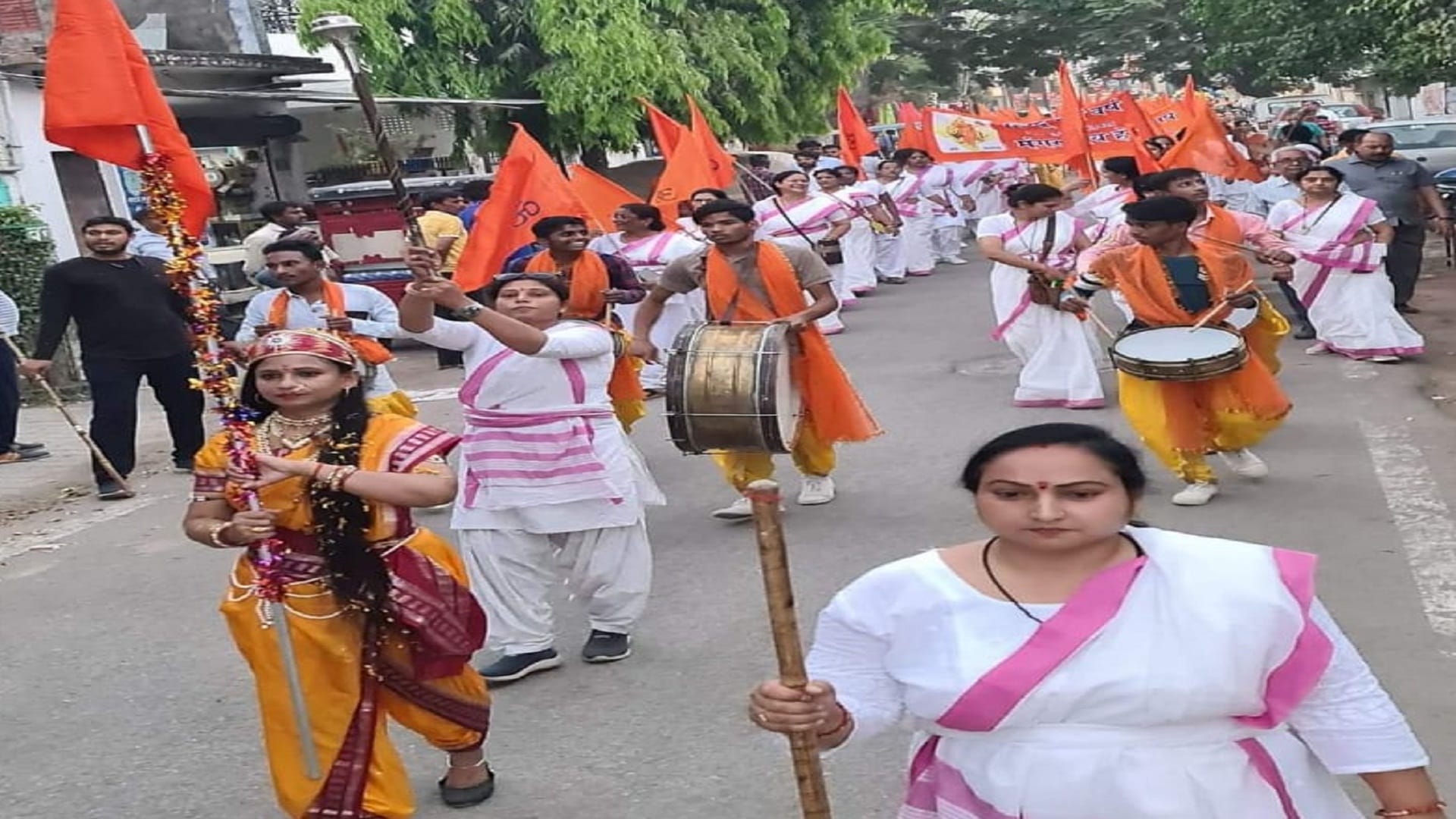 With the announcement of Jai Bhavani, Jai Laxmibai, the Ladies volunteers did the path Sanchalan RSS