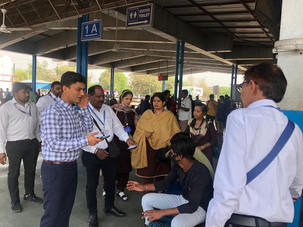 Rs 6.82 crore fine collected from unauthorized passengers