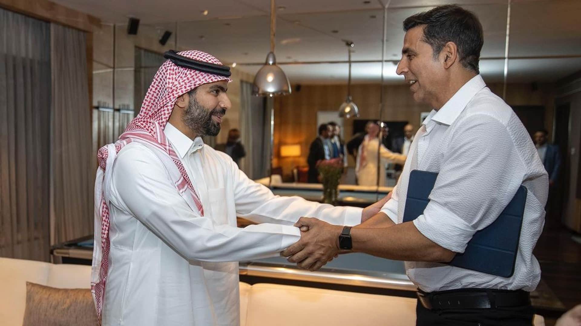 shah rukh khan poses with saudi arabia culture minister salman khan and akshay kumar also spotted see pics