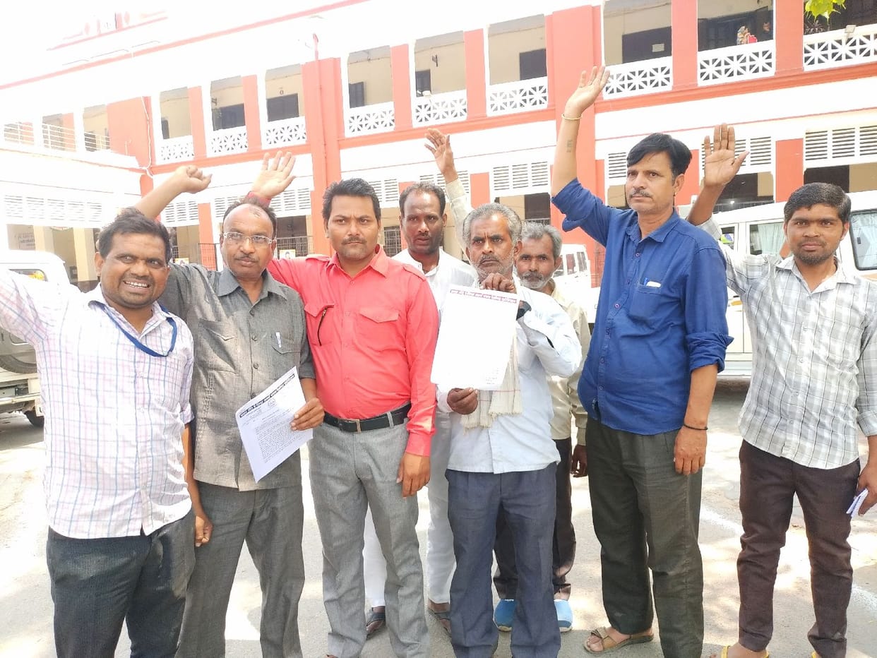 Auto e-rickshaw drivers allege recovery