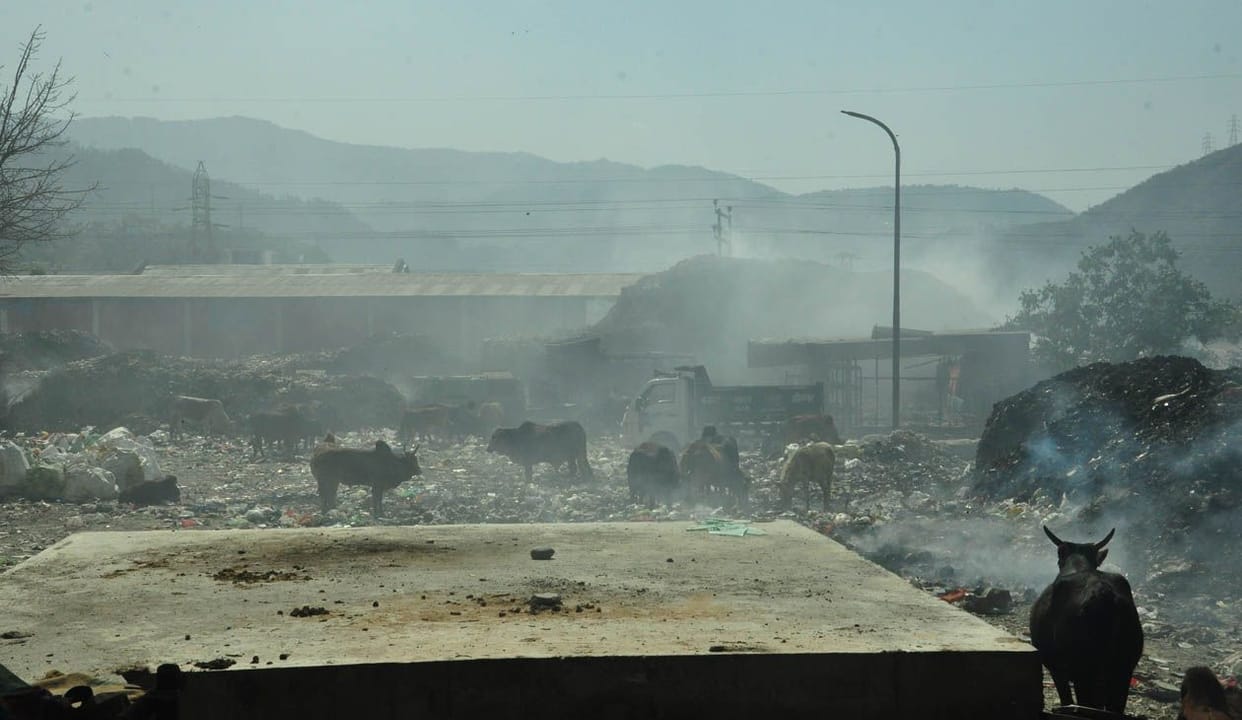 There is no trenching ground in the pre-independence municipal body; Garbage dump is being done on the banks of Alaknanda river.