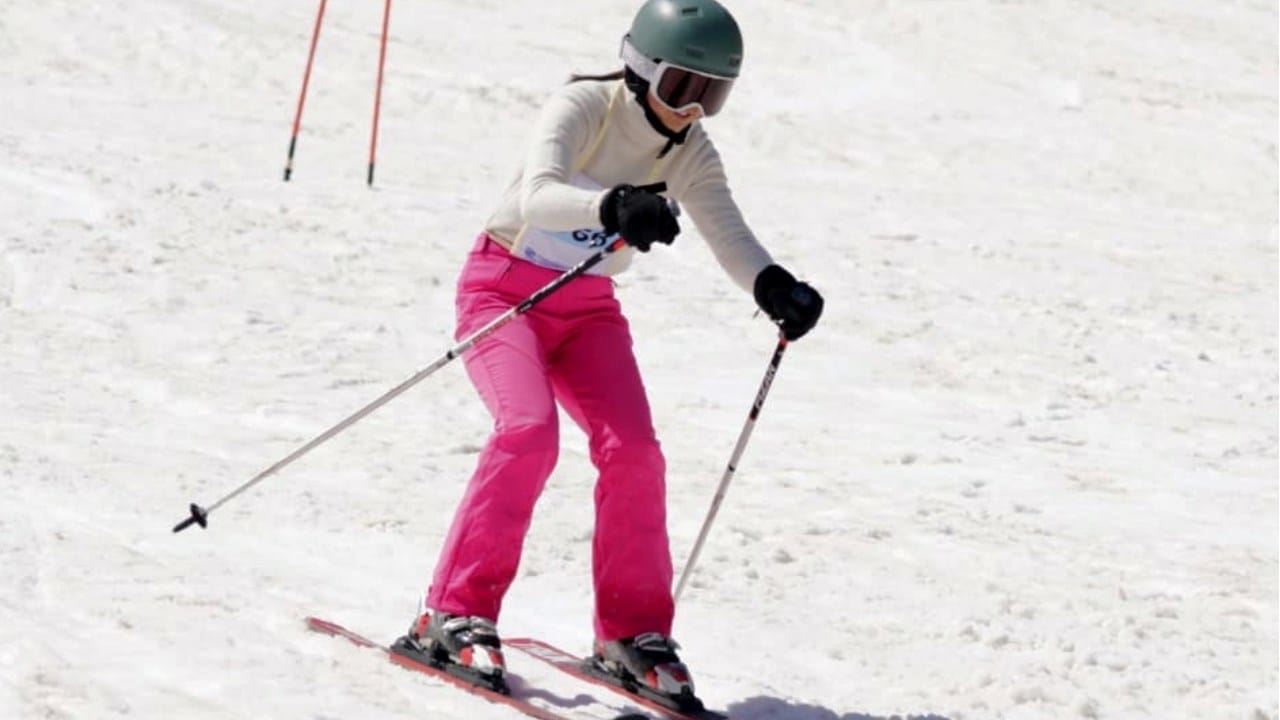 skiing and snowboarding in sissiu lahaul spiti himachal pradesh